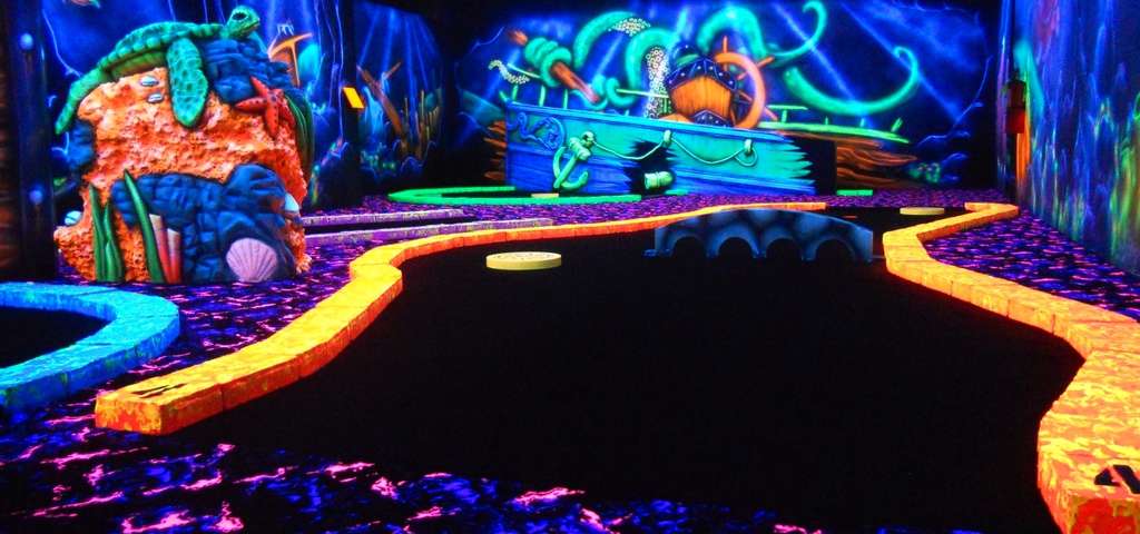 Putz n Glo Mini Golf